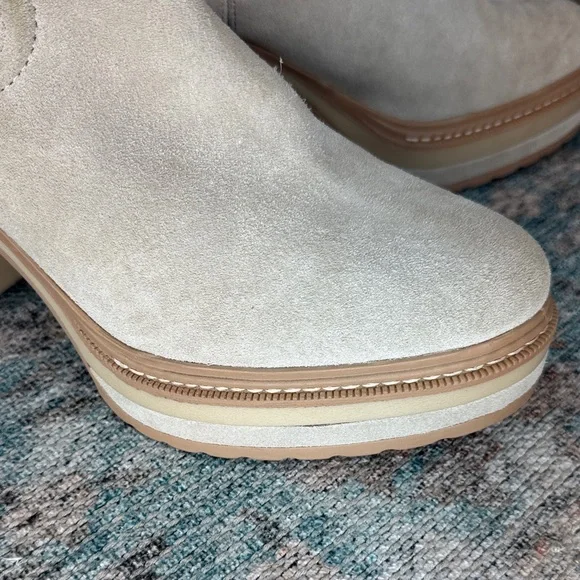 Steve Madden Lexa Cream Neutral Chunky Heeled Bootie 9 - Picture 8 of 14